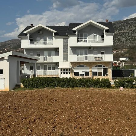 Villa ATL largest private pool in Bosnia Blagaj Esterno foto