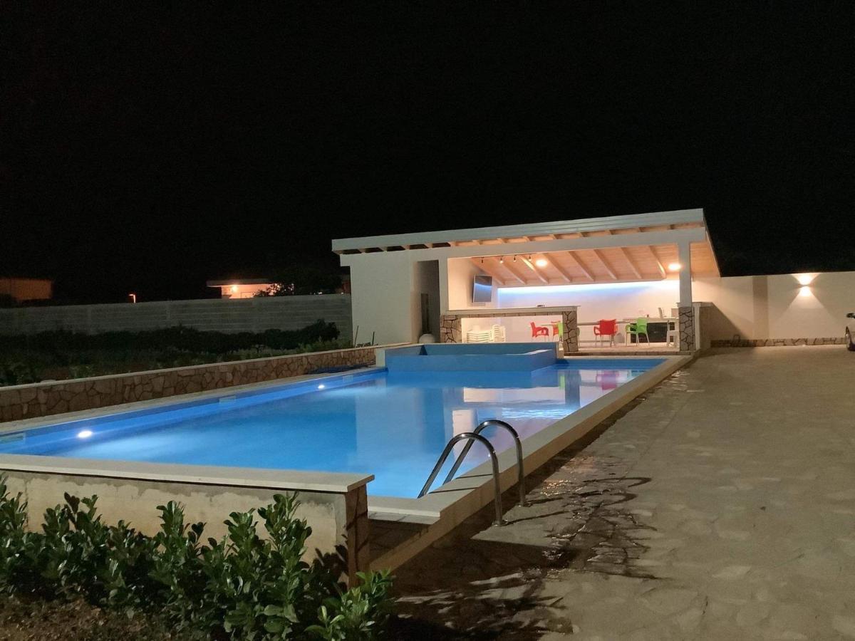 Villa ATL largest private pool in Bosnia Blagaj Esterno foto