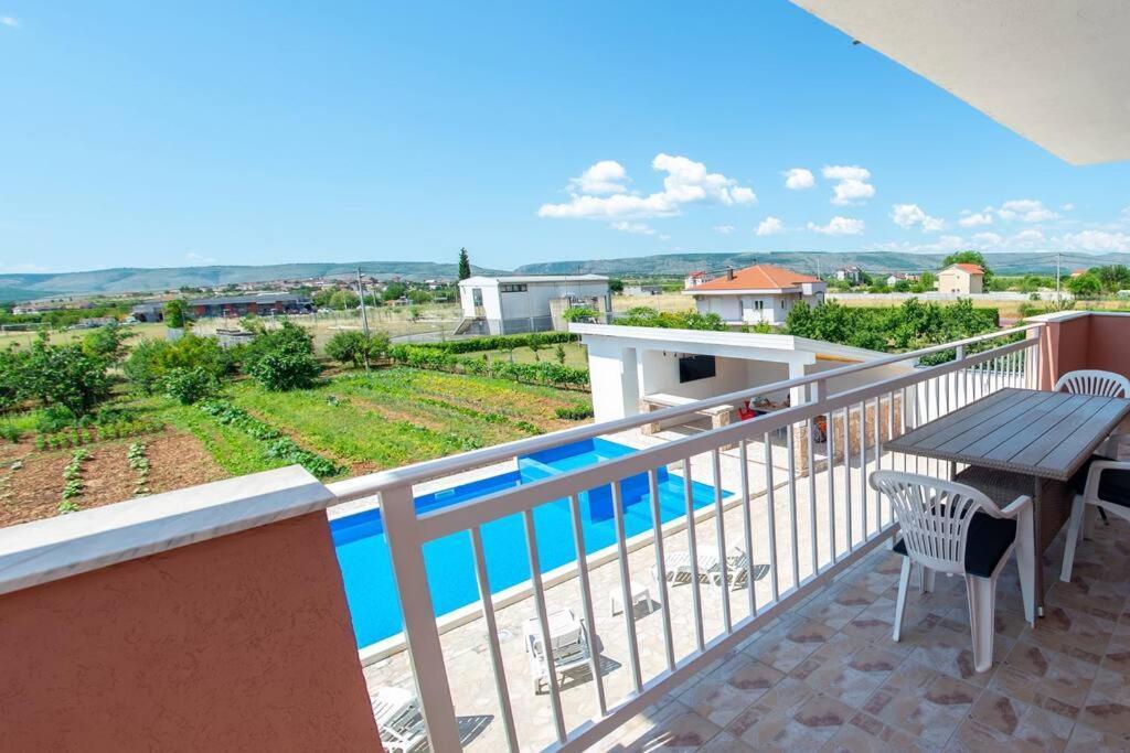 Villa ATL largest private pool in Bosnia Blagaj Esterno foto