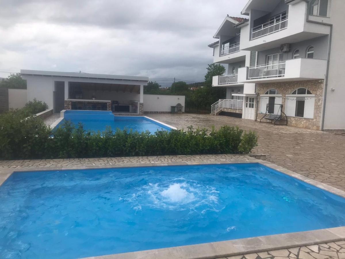 Villa ATL largest private pool in Bosnia Blagaj Esterno foto